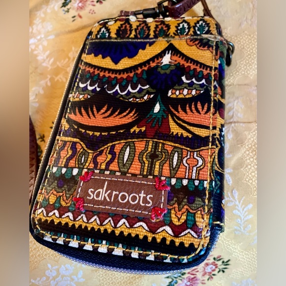 💥Sakroots Crossbody Wallet/Phone Case💥 NWOT - Picture 2 of 9